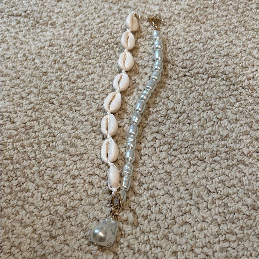 Elegant Shell and Pearl Necklace